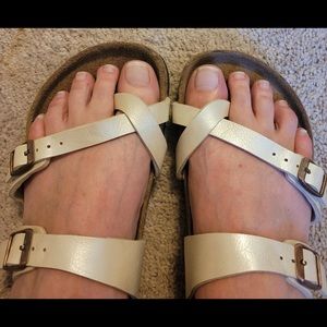 Birkenstock Mayari-37 (6 1/2) Color: Graceful Pearl. Subtle, frosted effect.